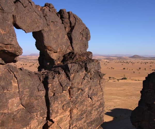 Au Sud de l'Anti-Atlas, arche dans le Presahara durant le Circuit 4x4 Agadir