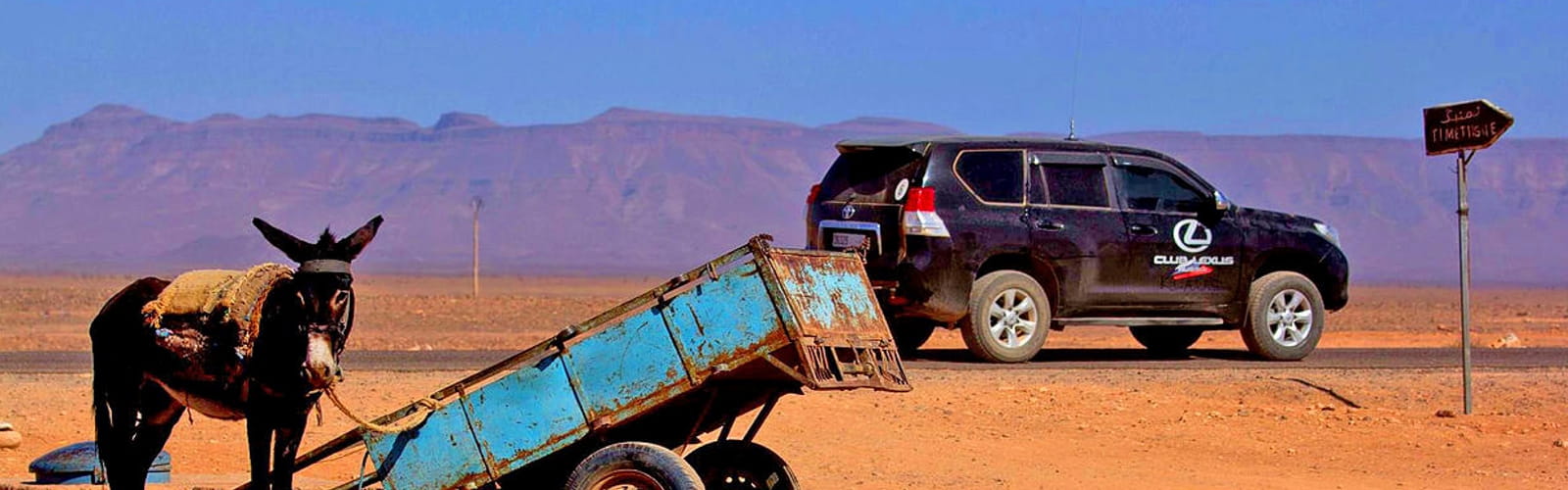 Circuit 4x4 Marrakech, notre 4x4 (Toyota) et un 4x4 berbere (le mulet)