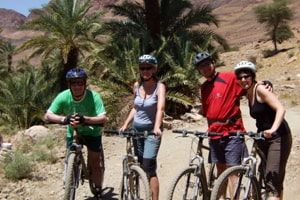 Circuit VTT au Maroc, palmeraie et desert