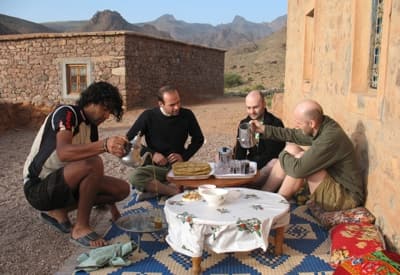 Repos apres l'etape dans le Saghro