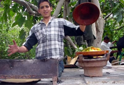 Tagine a midi durant le circuit