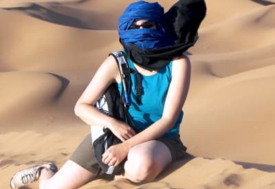 Vetetiste sur les dunes de Chegaga