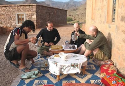 Pause du raid chez l'habitant dans le djebel Saghro